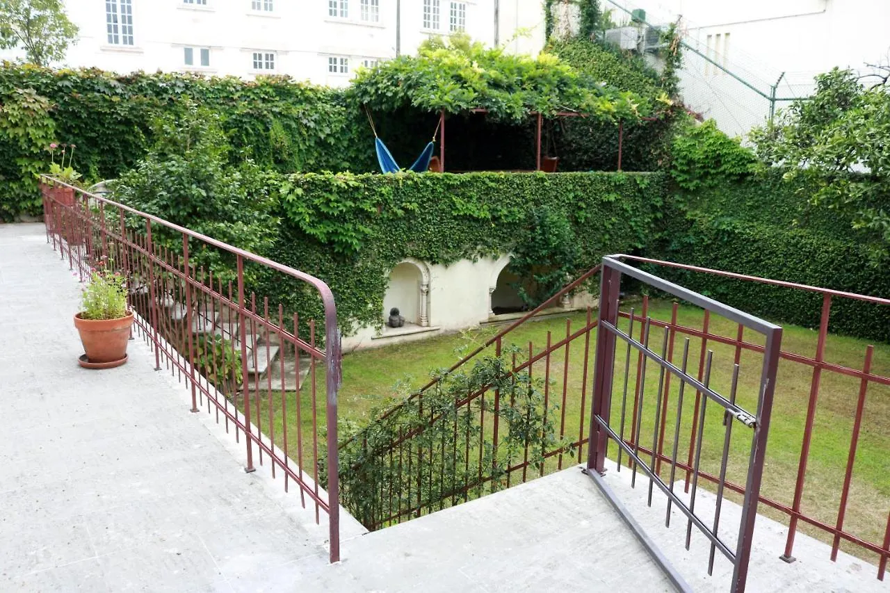 Sky Accommodations Studio Coimbra Portogallo